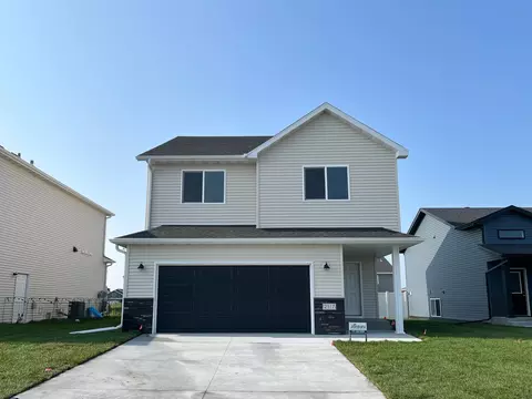2517 36th Ave S, Moorhead, MN 56560