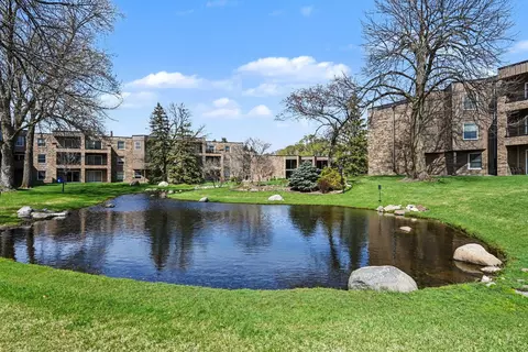 2200 Midland Grove Rd #310, Roseville, MN 55113