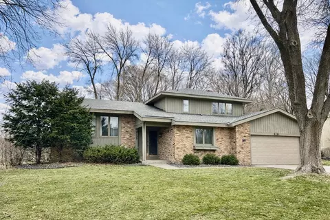 9130 Flyway Cir, Eden Prairie, MN 55347
