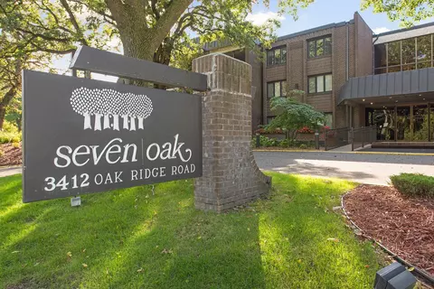 3412 Oak Ridge Rd #211, Hopkins, MN 55305