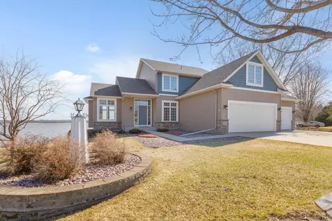 4090 Wells Lake Ct, Faribault, MN 55021