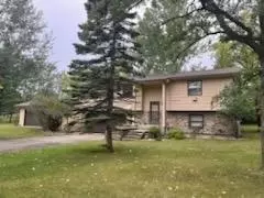 105 Valley View Rd, Karlstad, MN 56732