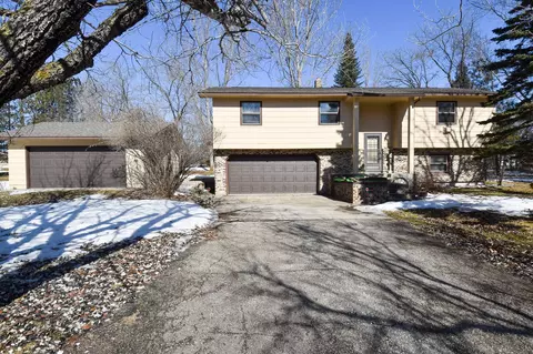 105 Valley View Rd, Karlstad, MN 56732