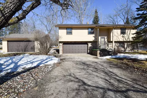 105 Valley View Rd, Karlstad, MN 56732