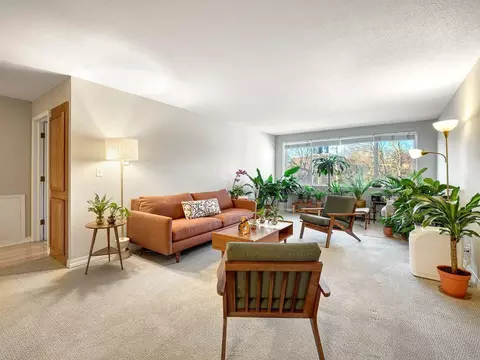 2700 W 44th St #315, Minneapolis, MN 55410