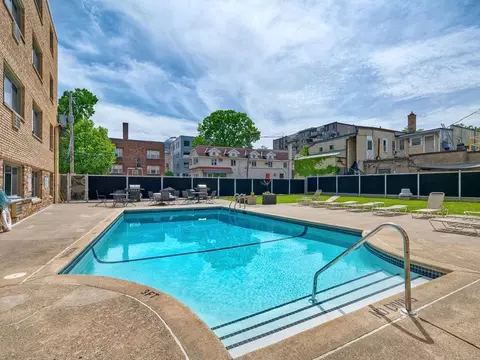 2727 W 43rd St #409, Minneapolis, MN 55410