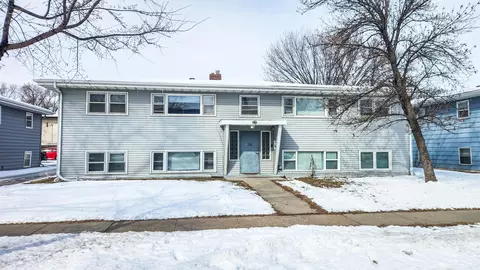 2814 8th St N, Fargo, ND 58102
