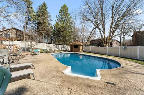 8119 Lower 129th Ct, Apple Valley, MN 55124