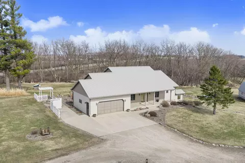 15325 SW 22nd Ave, Ellendale, MN 56026