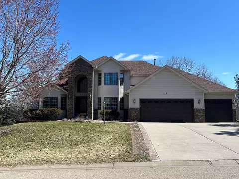 8362 Emerald Ln, Woodbury, MN 55125
