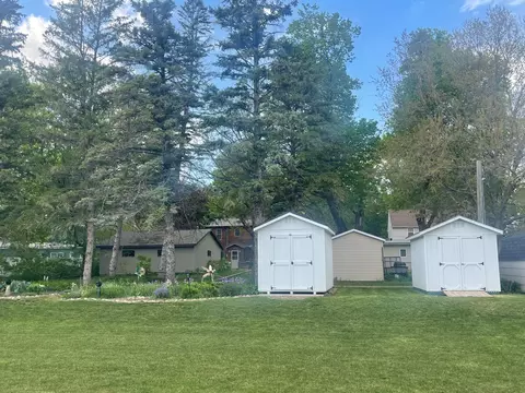 Exterior - 207 E Hollett St, Tracy, MN 56175 photo 9 of 12
