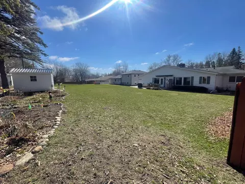 Exterior - 207 E Hollett St, Tracy, MN 56175 photo 8 of 12
