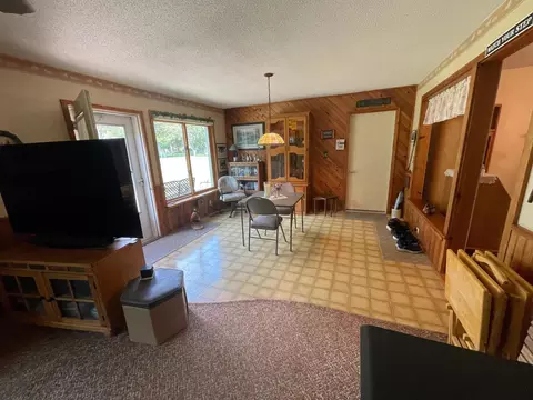 Dining - 207 E Hollett St, Tracy, MN 56175 photo 3 of 4
