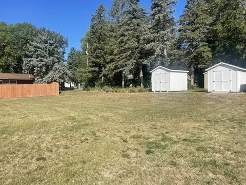 Exterior - 207 E Hollett St, Tracy, MN 56175 photo 7 of 10