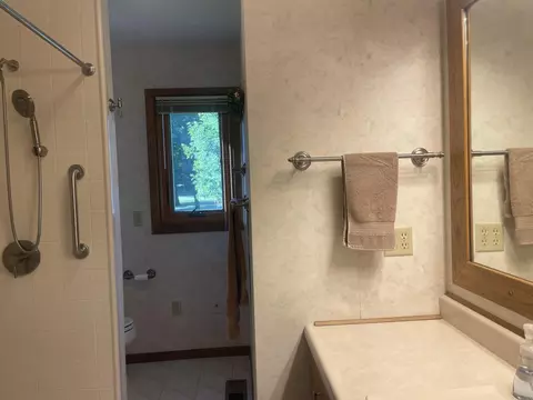 Bath - 207 E Hollett St, Tracy, MN 56175 photo 1 of 4