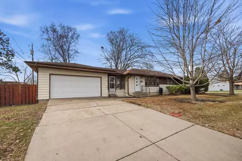 5842 Xerxes Ave N, Brooklyn Center, MN 55430