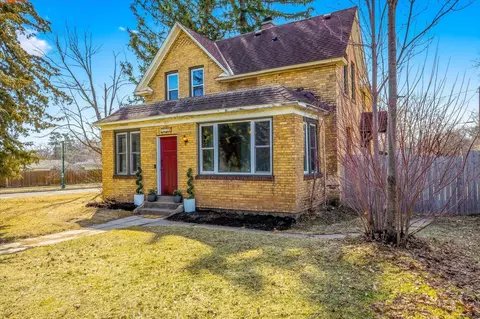 713 3rd Ave SW, Cambridge, MN 55008