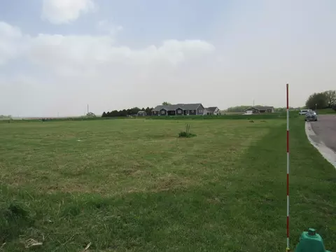 121 Bluestem Dr, Blue Earth, MN 56013