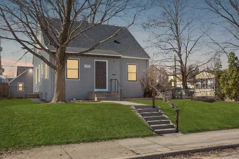 3951 Thomas Ave N, Minneapolis, MN 55412