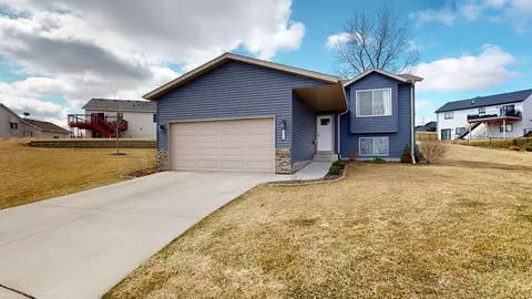 3974 Orchardview Ln NW, Rochester, MN 55901
