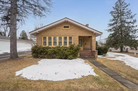 405 4th St, Cloquet, MN 55720