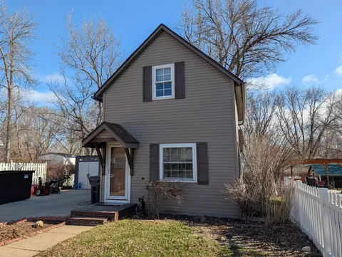 307 E Main St, Marshall, MN 56258