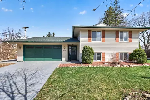 1075 Lowell Dr, Apple Valley, MN 55124