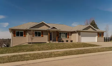 2321 Red Pine Ave SW, Rochester, MN 55902