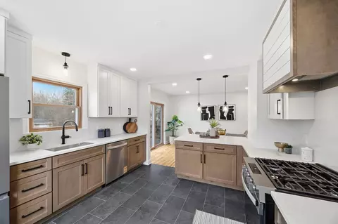 1010 Oak Ridge Rd, Hopkins, MN 55305