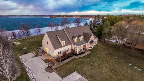 43166 S Paul Lake Dr, Perham, MN 56573