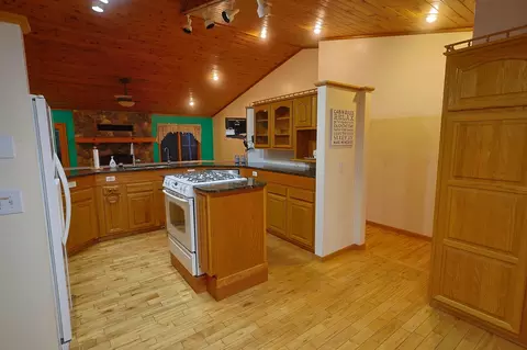Kitchen - 38700 Osprey Trl, Laporte, MN 56461 photo 6 of 12