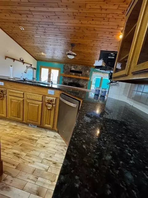 Kitchen - 38700 Osprey Trl, Laporte, MN 56461 photo 9 of 12