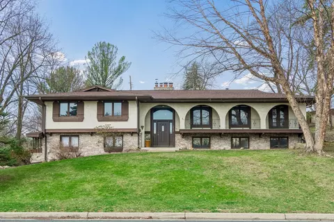 1815 Noble Dr N, Golden Valley, MN 55422