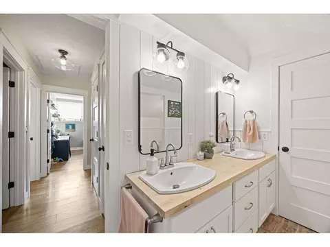 Bath - 9726 E 280th St, Webster, MN 55088 photo 4 of 6