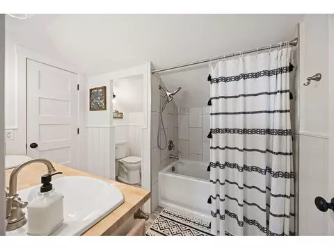 Bath - 9726 E 280th St, Webster, MN 55088 photo 2 of 6