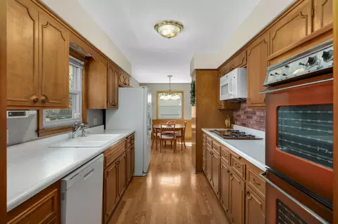 Kitchen - 3020 Woodlark Ln, Eagan, MN 55121 photo 1 of 2