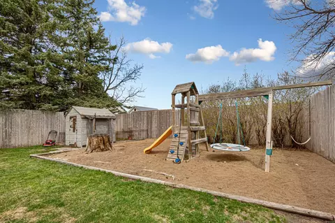 Exterior - 636 8th St, Westbrook, MN 56183 photo 5 of 10