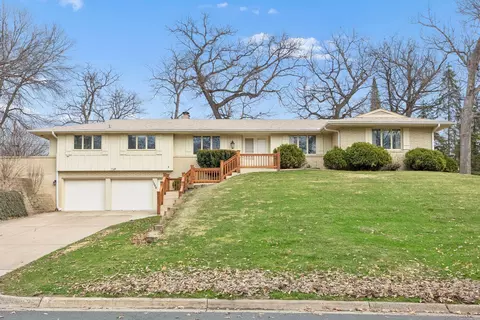 1566 Sumter Ave N, Golden Valley, MN 55427