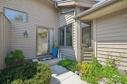 16415 Ellerdale Ln, Eden Prairie, MN 55346