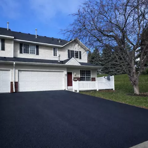 3001 Juniper Ln #J, Woodbury, MN 55125