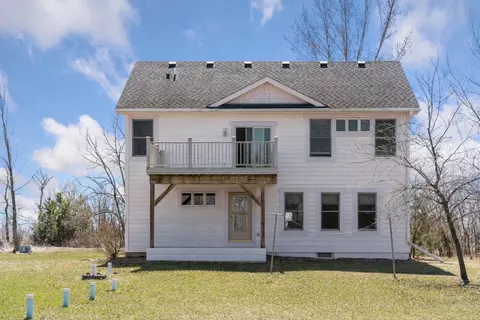 13368 382nd St, Lindstrom, MN 55045