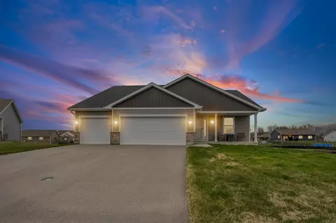 909 Emily Ct NE, Montgomery, MN 56069