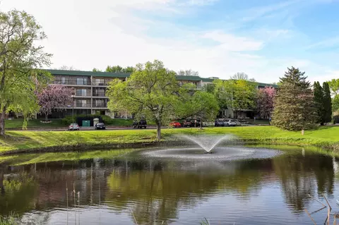 10401 Cedar Lake Rd #405, Hopkins, MN 55305