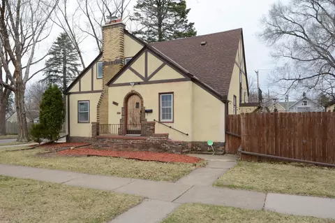 1901 Hyacinth Ave E, Saint Paul, MN 55119