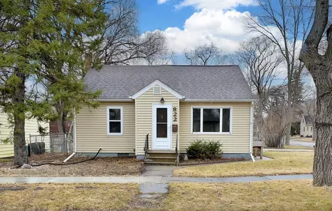 822 1st St S, Moorhead, MN 56560