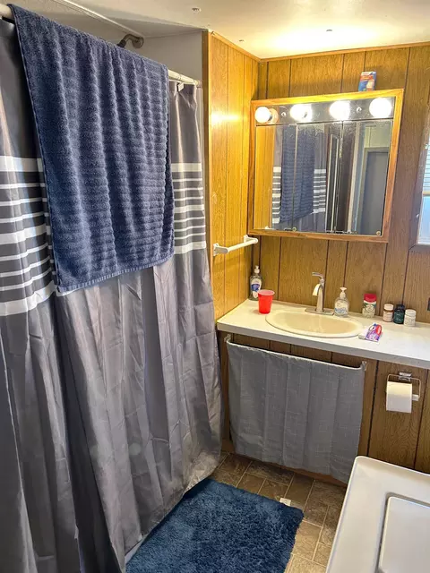 Bath - 27353 Bobs Rd, Garrison, MN 56450 photo 1 of 2