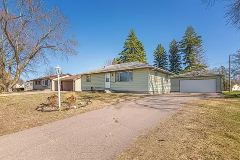 325 Le Sueur Ave, Eagle Lake, MN 56024
