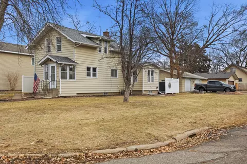 Exterior - 1128 8th Ave SE, Saint Cloud, MN 56304 photo 2 of 6