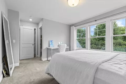 Bedroom - 6105 Pine Grove Rd, Edina, MN 55436 photo 8 of 18