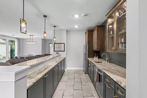Kitchen - 6105 Pine Grove Rd, Edina, MN 55436 photo 11 of 15